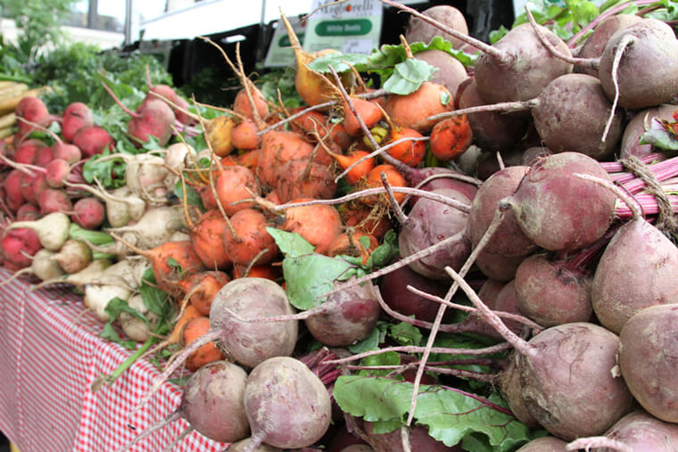 farmers-market-beets