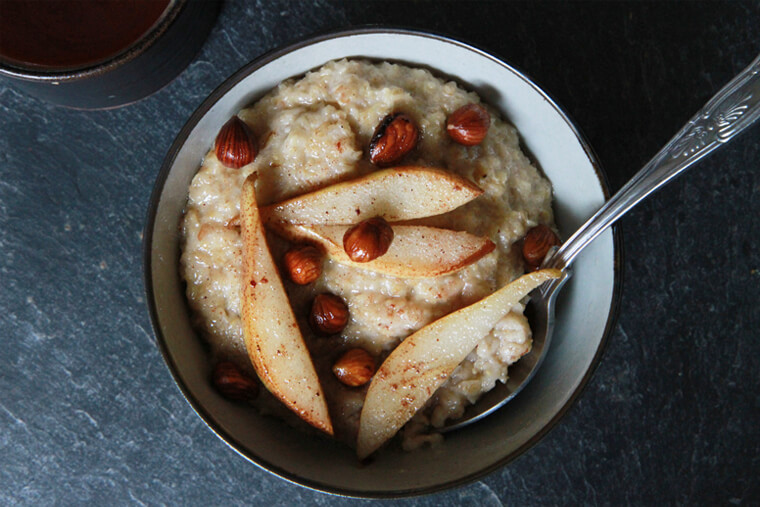 caramelized-pear-hazelnut-porridge