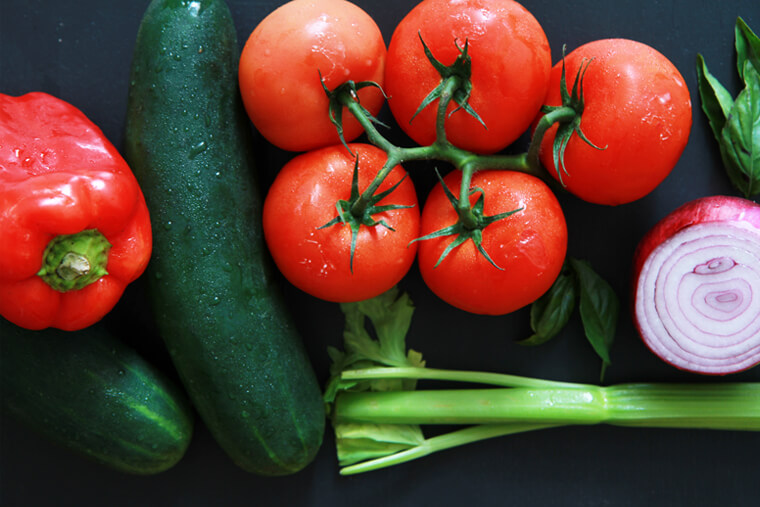 farmers-market-tomatoes